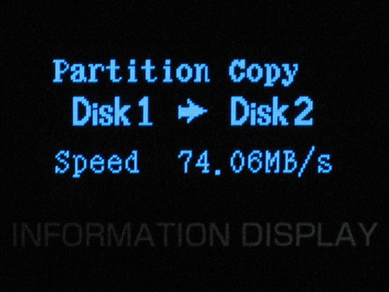 HDDを選択して実行するとコピー開始。画面にはパーテーションコピーである旨や、コピー速度もリアルタイム表示される