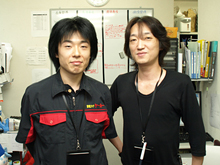 IT事業部・部長の伊藤氏（左）と、統括部長の森澤氏（右）