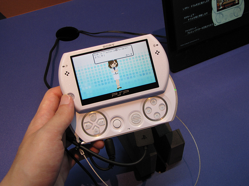 PSP goの実機も展示されている。こちらは「R∞M」のコーナーにあったもの